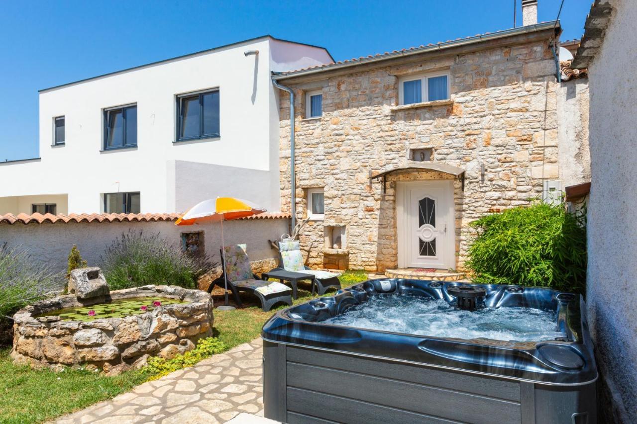 Lilo Lavender Apartment Loborika Bagian luar foto