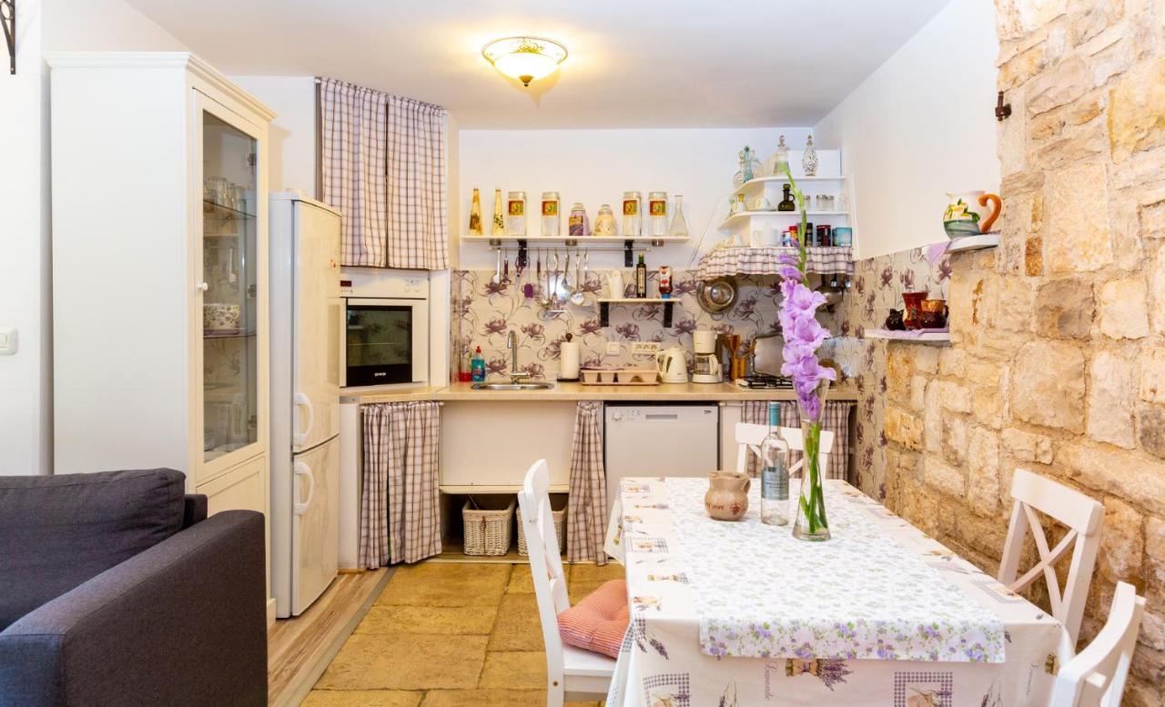 Lilo Lavender Apartment Loborika Bagian luar foto